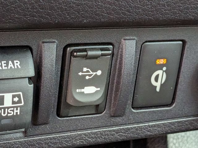Used 2018 Toyota Tacoma TRD Off-Road AWD/4WD image 21