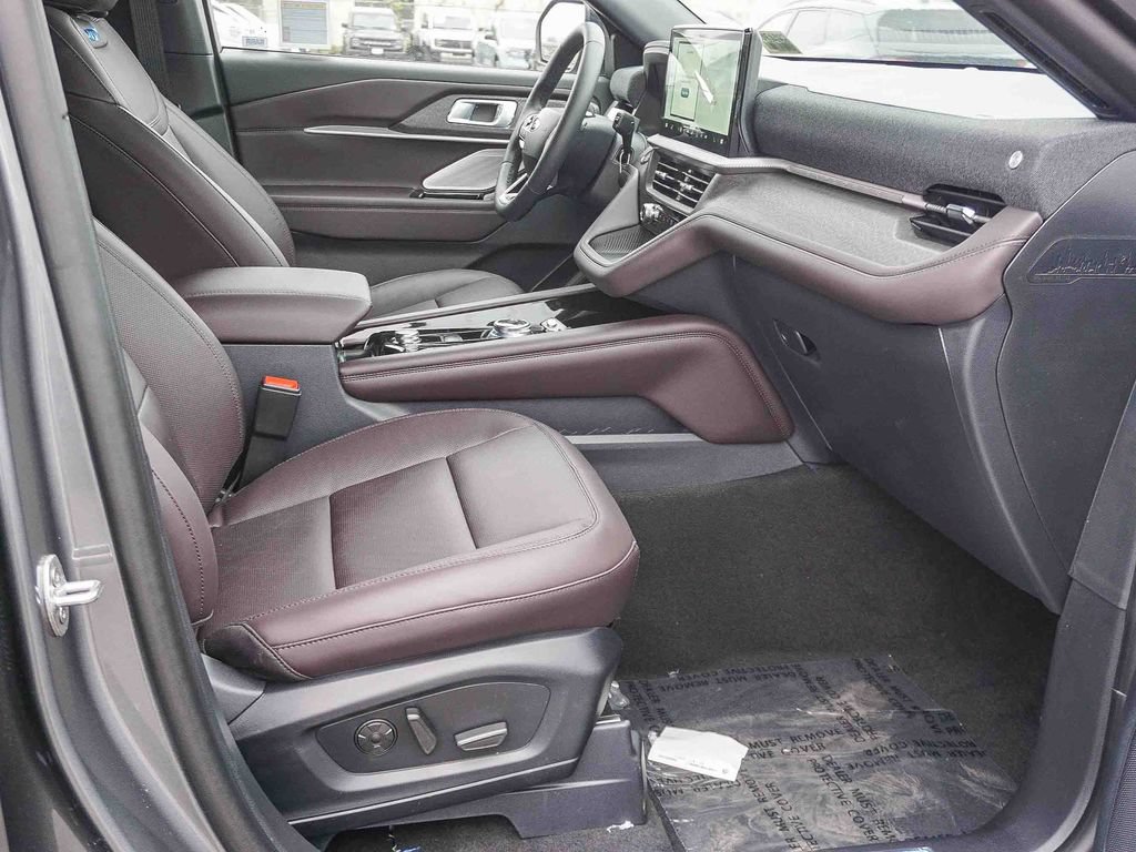 New 2026 Ford Explorer Platinum RWD image 12