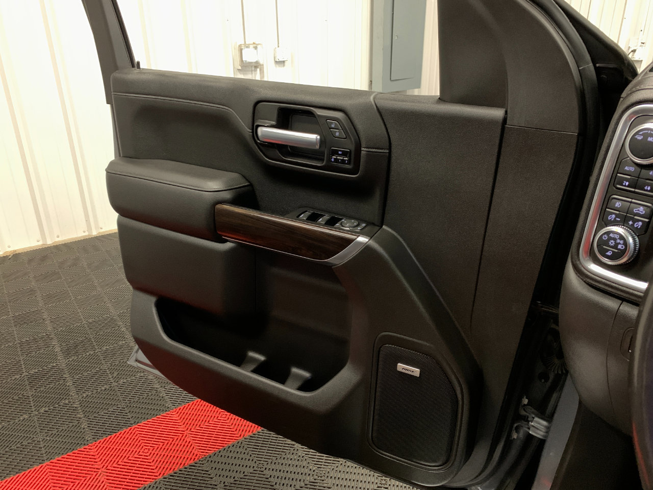 Used 2020 GMC Sierra 1500 SLT w/ SLT Premium Plus Package image 35