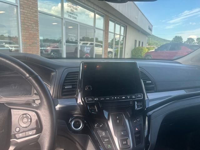 Used 2023 Honda Odyssey Elite image 3