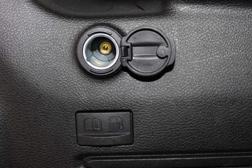 Used 2024 Jeep Wrangler Unlimited Sahara AWD/4WD image 31