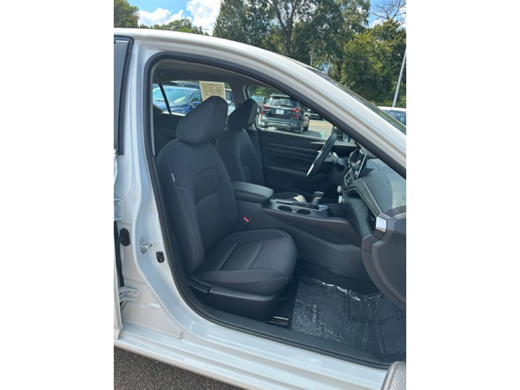 Used 2025 Nissan Altima 2.5 SV image 21