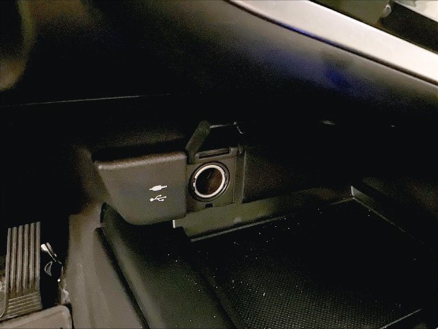 Used 2018 Toyota Camry SE FWD image 30