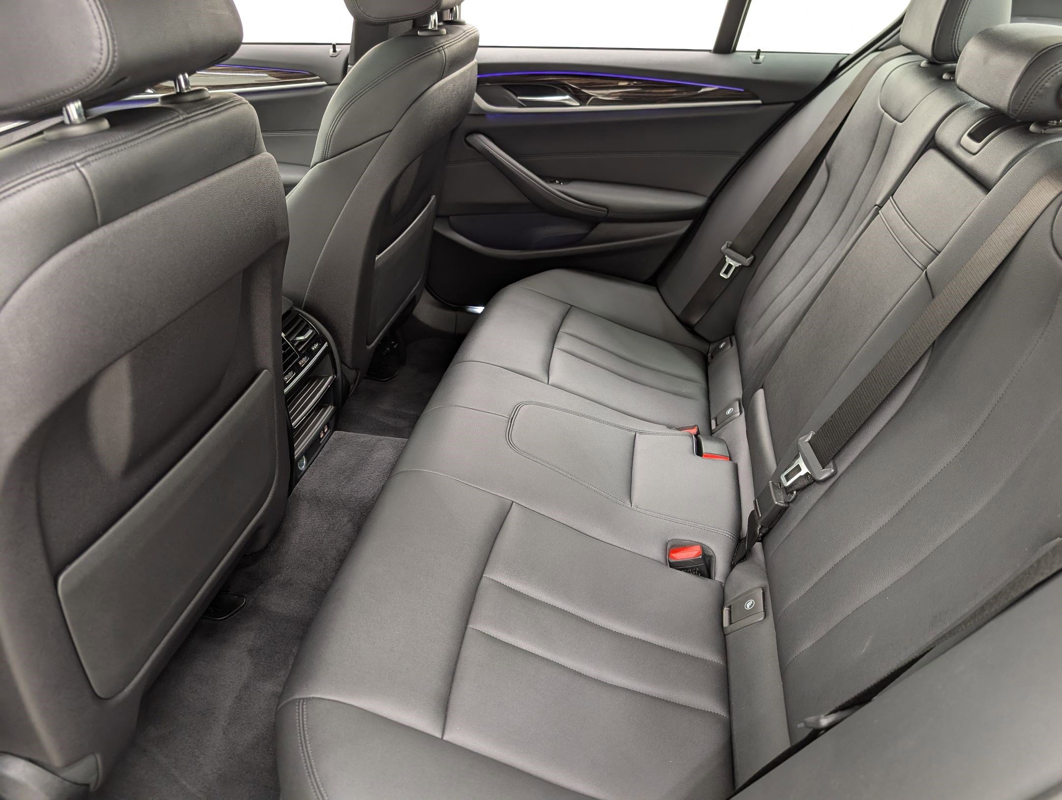 Used 2020 BMW 530i w/ Premium Package image 14