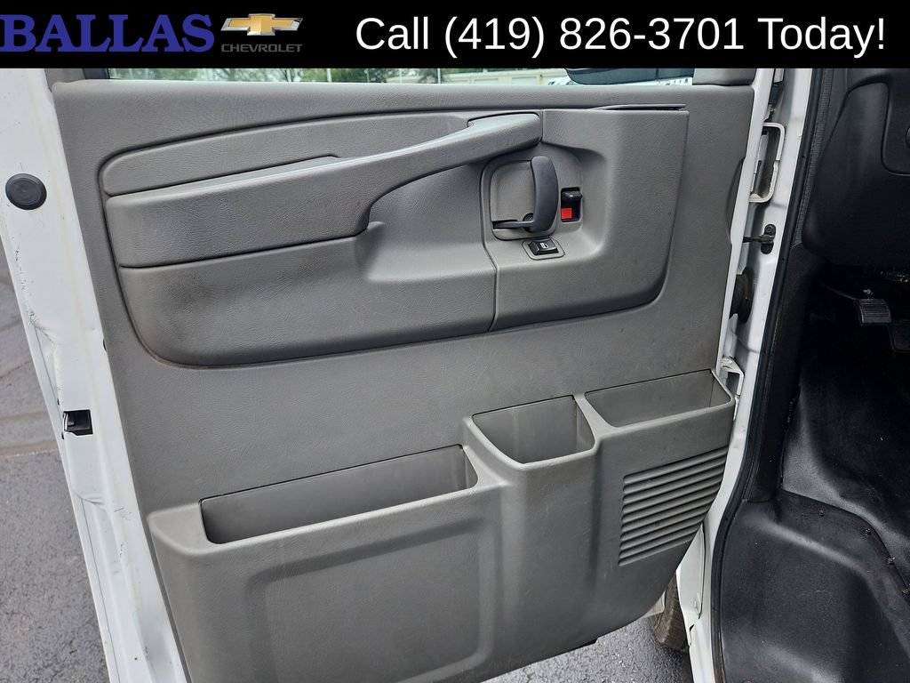 Used 2014 Chevrolet Express 2500 RWD image 23