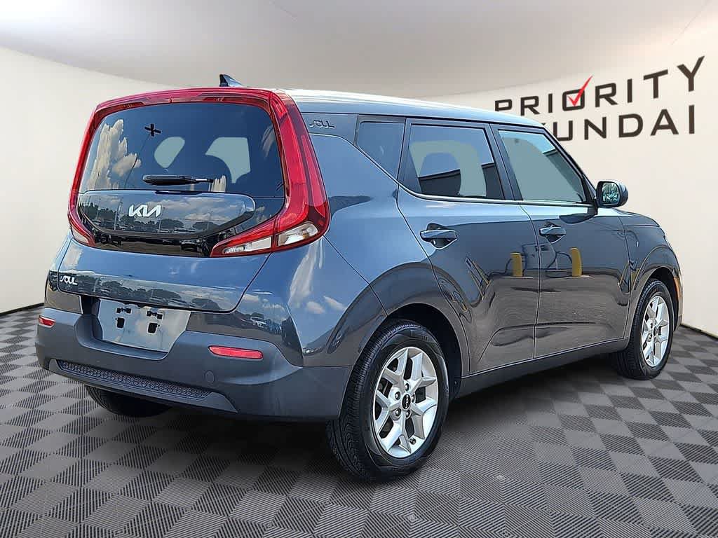 Used 2022 Kia Soul LX w/ Technology Package FWD image 4