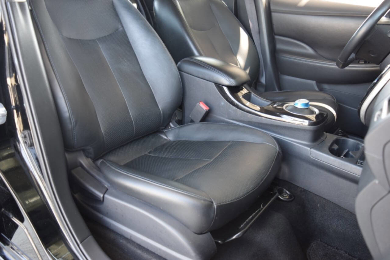 Used 2015 Nissan Leaf SL w/ Premium Package image 17