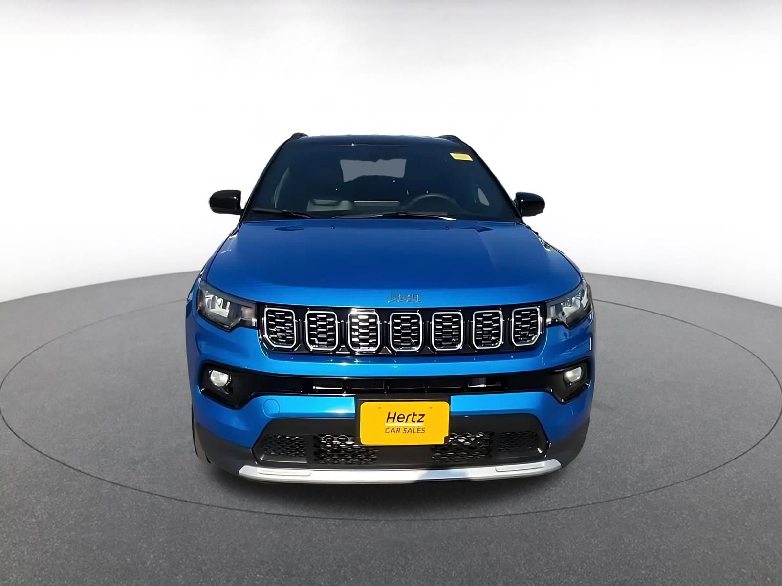 Used 2025 Jeep Compass Limited image 4