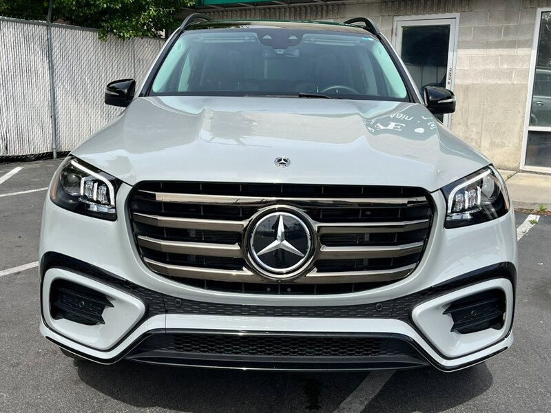 Used 2024 Mercedes-Benz GLS 580 4MATIC image 2