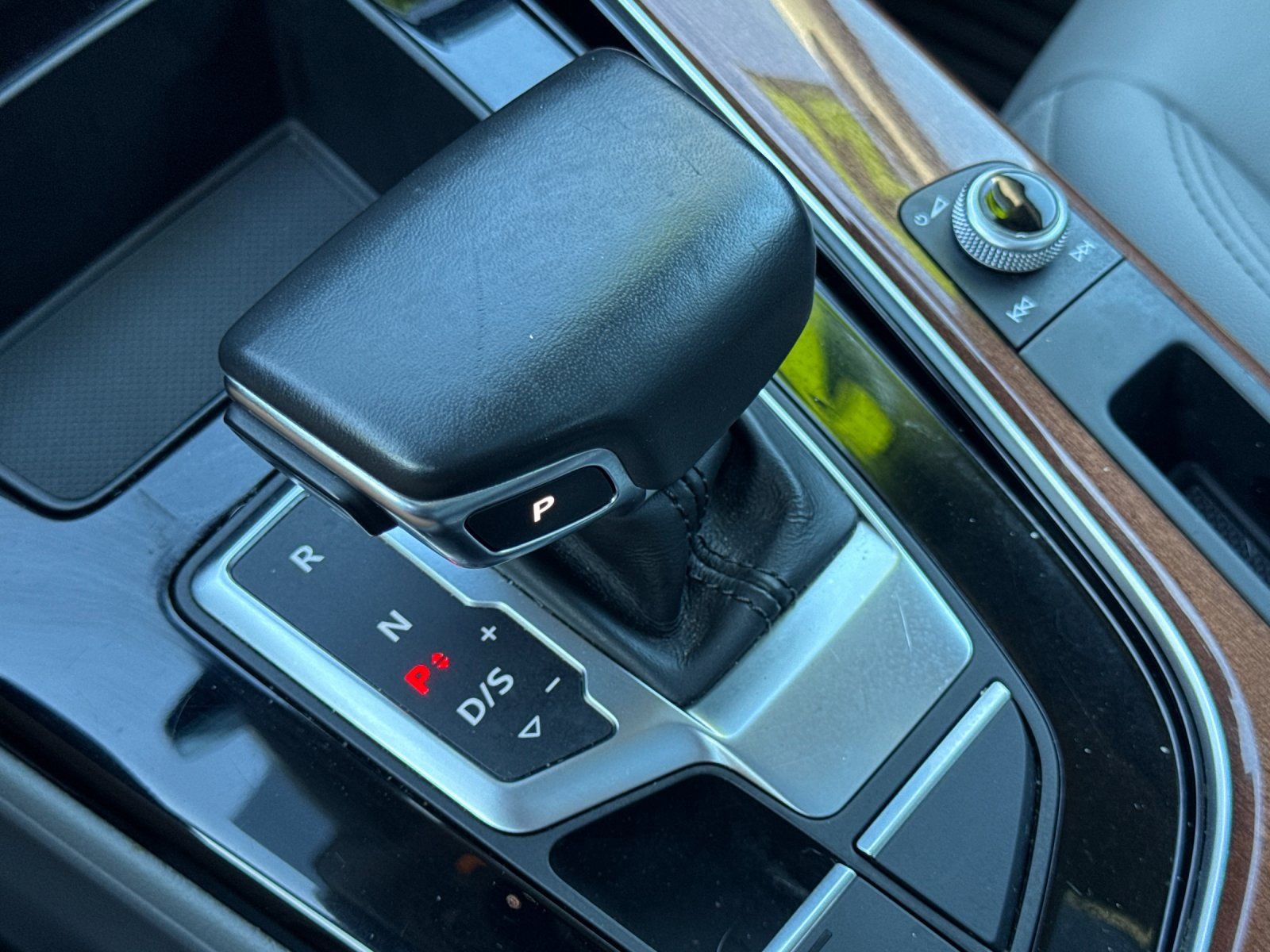 Used 2022 Audi A4 2.0T Premium w/ Convenience Package image 20