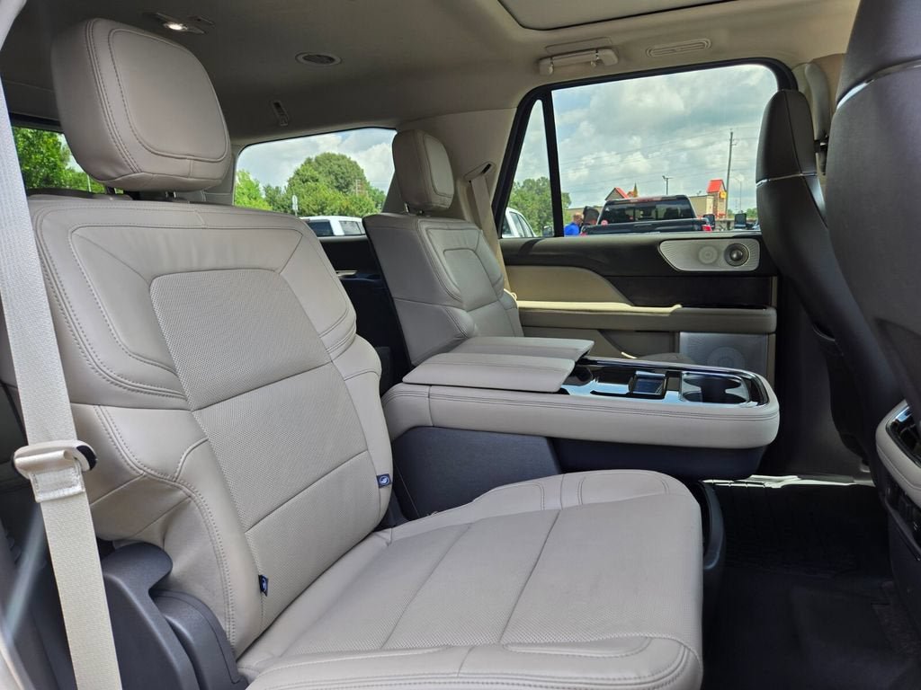 Used 2024 Lincoln Navigator Reserve AWD/4WD image 20