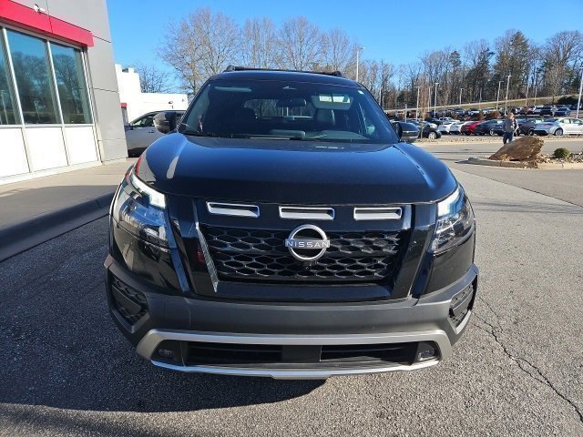 Used 2025 Nissan Pathfinder Rock Creek image 3