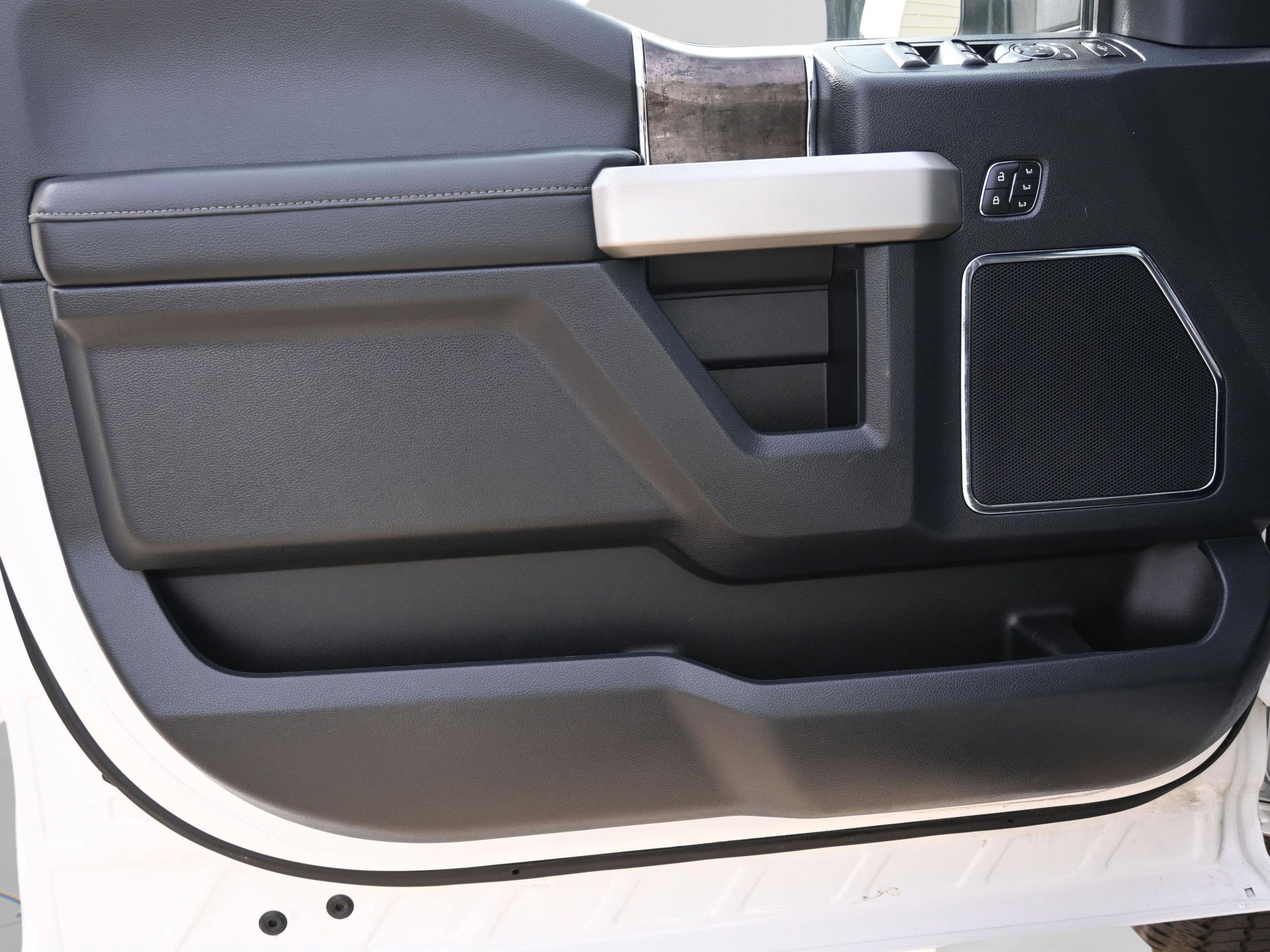 Certified 2022 Ford F350 Lariat w/ Lariat Ultimate Package image 9