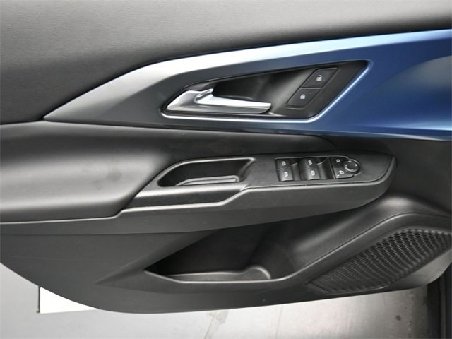 Used 2025 Chevrolet Equinox EV LT w/ Convenience Package image 7