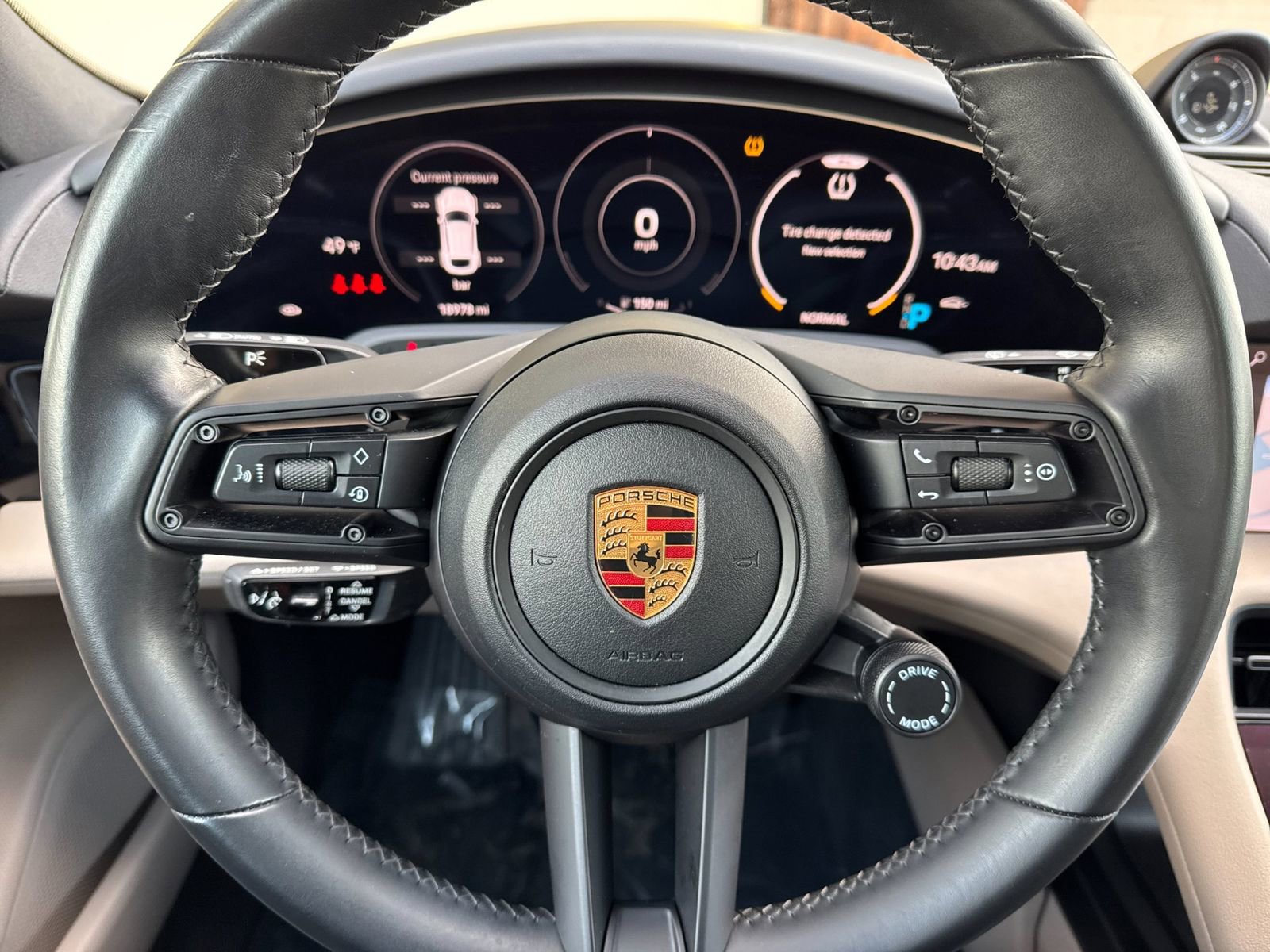 Certified 2022 Porsche Taycan 4 Cross Turismo image 28