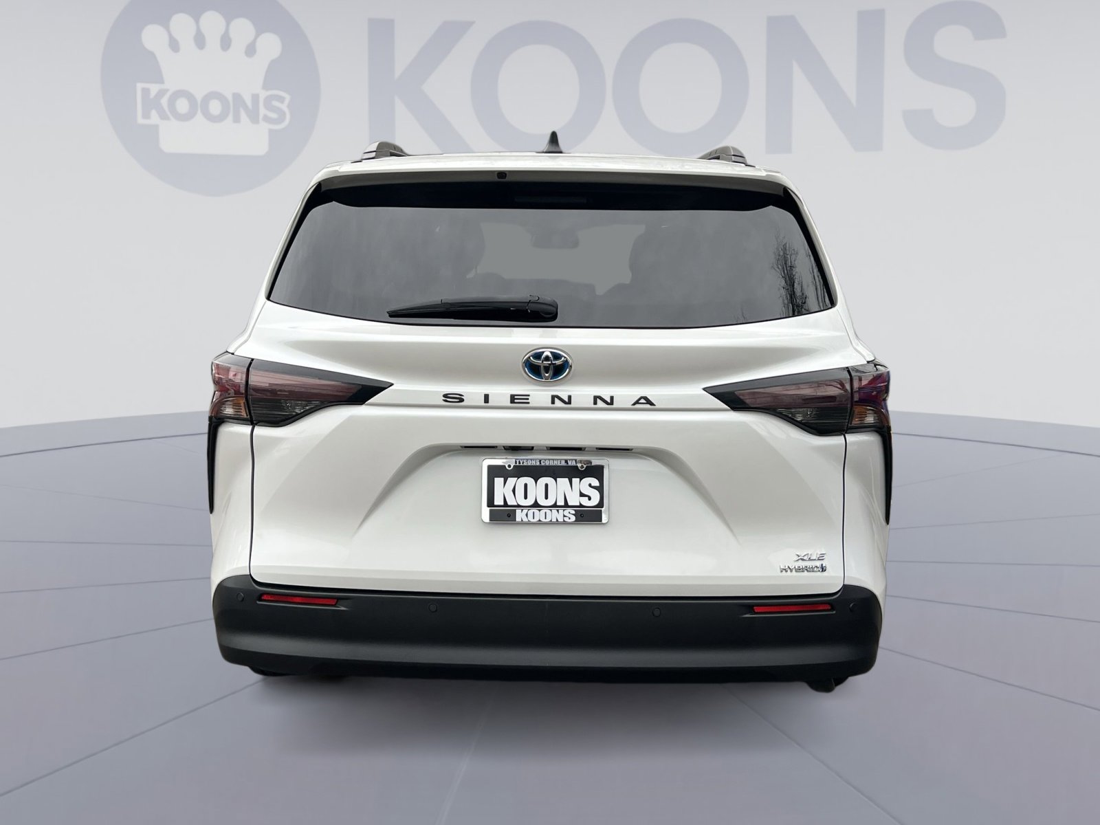 Used 2024 Toyota Sienna XLE image 5