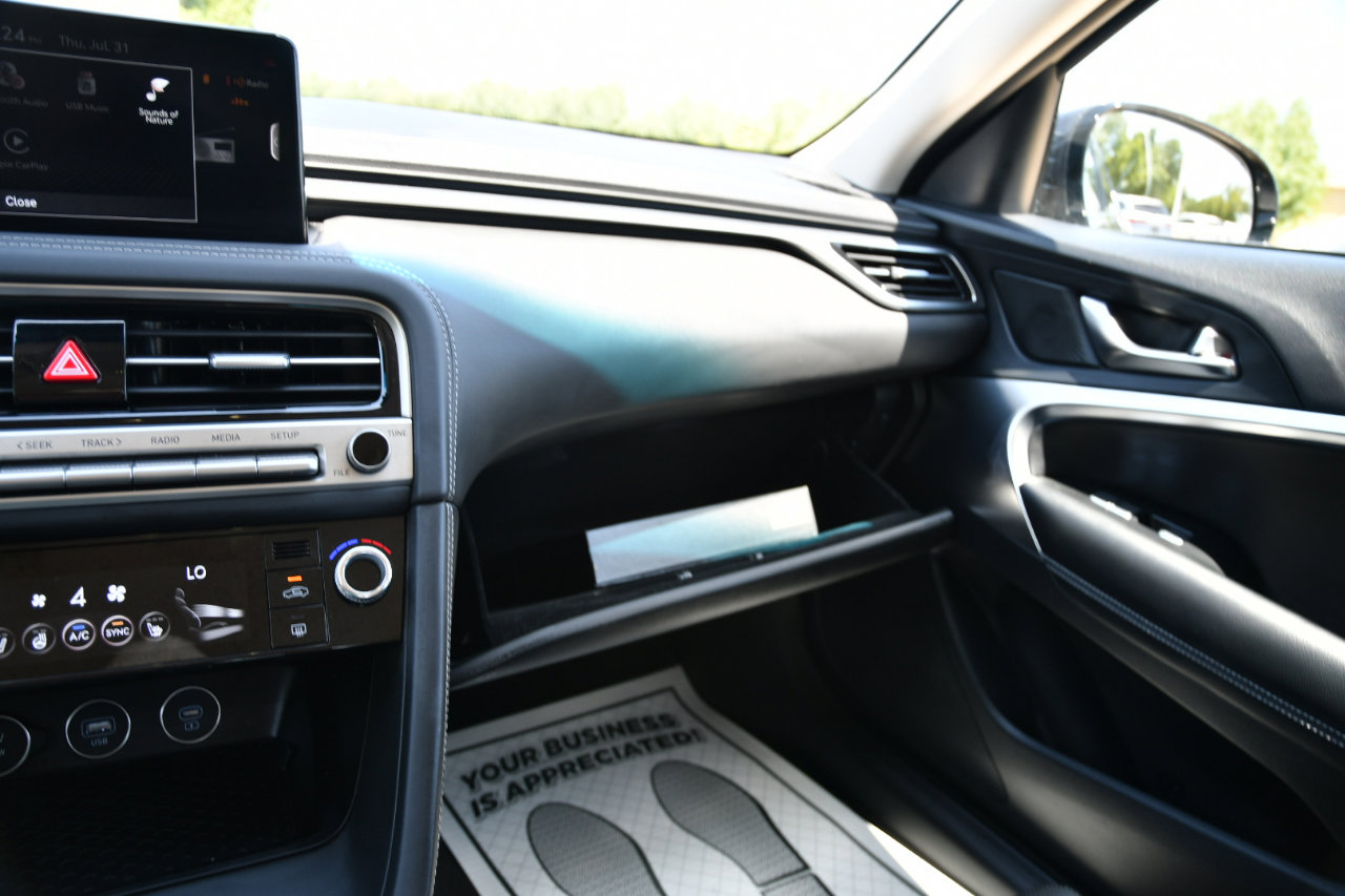 Used 2025 Genesis G70 2.5T image 20