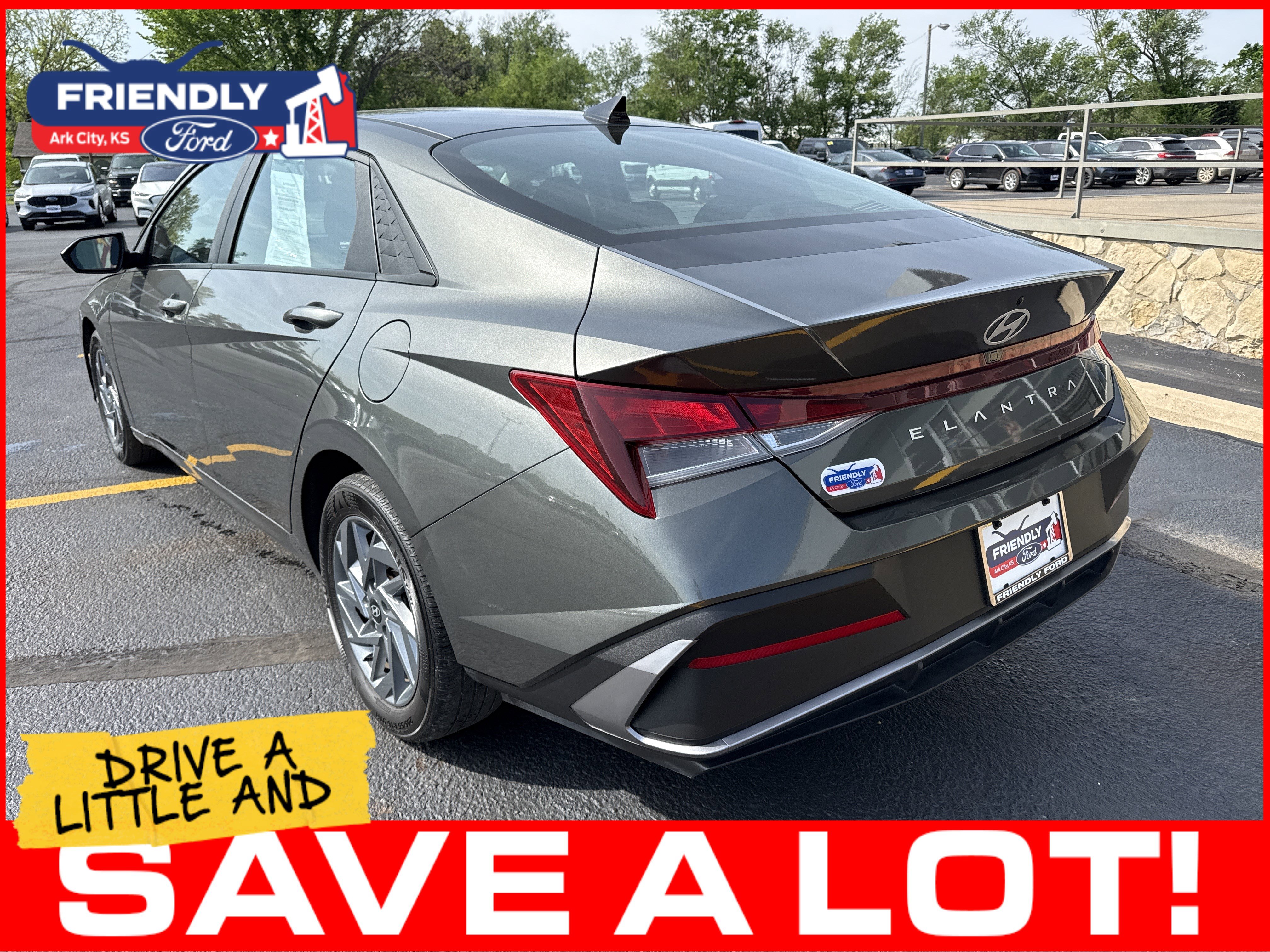 Used 2024 Hyundai Elantra SEL FWD image 7