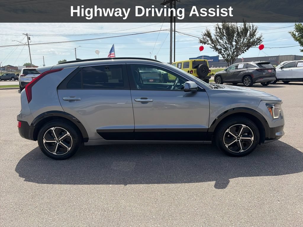 Used 2023 Kia Niro FWD image 8