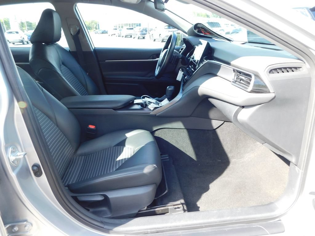Used 2023 Toyota Camry SE FWD image 17