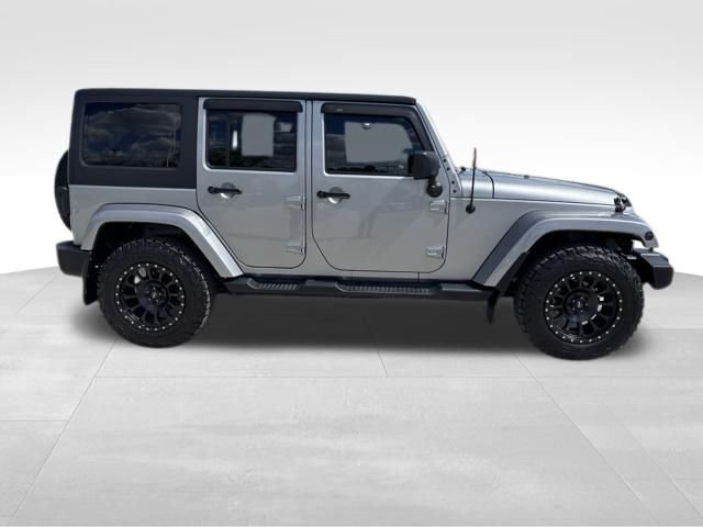 Used 2015 Jeep Wrangler Unlimited Sahara w/ Dual Top Group AWD/4WD image 6