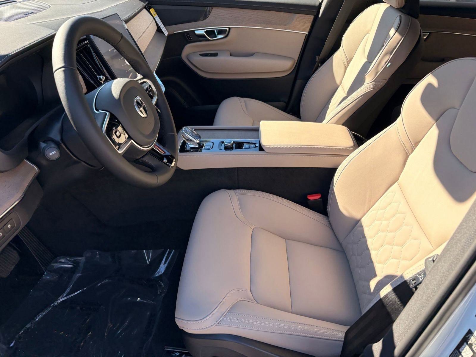 New 2026 Volvo XC90 T8 Plus w/ Protection Package AWD/4WD image 5