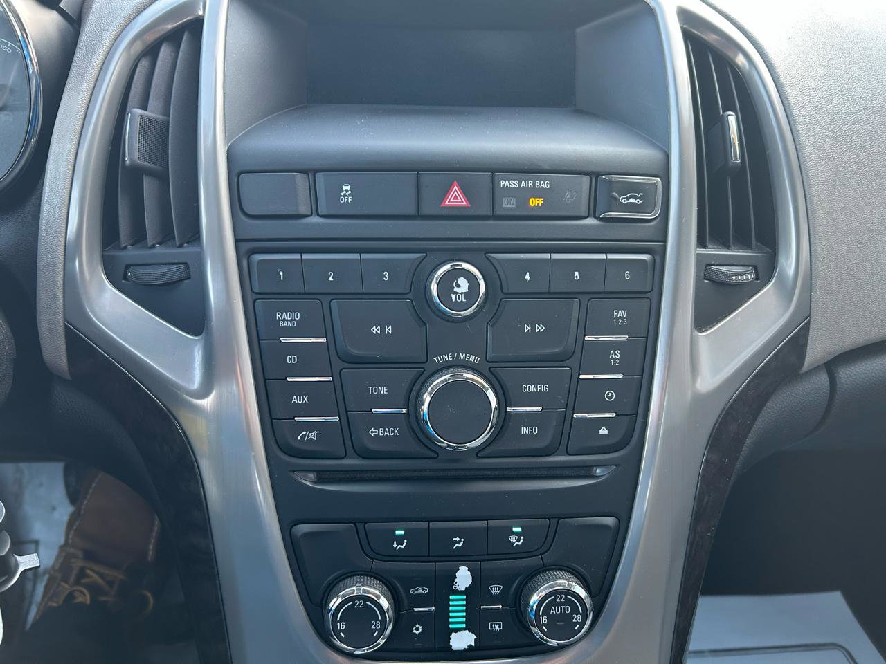 Used 2015 Buick Verano image 21