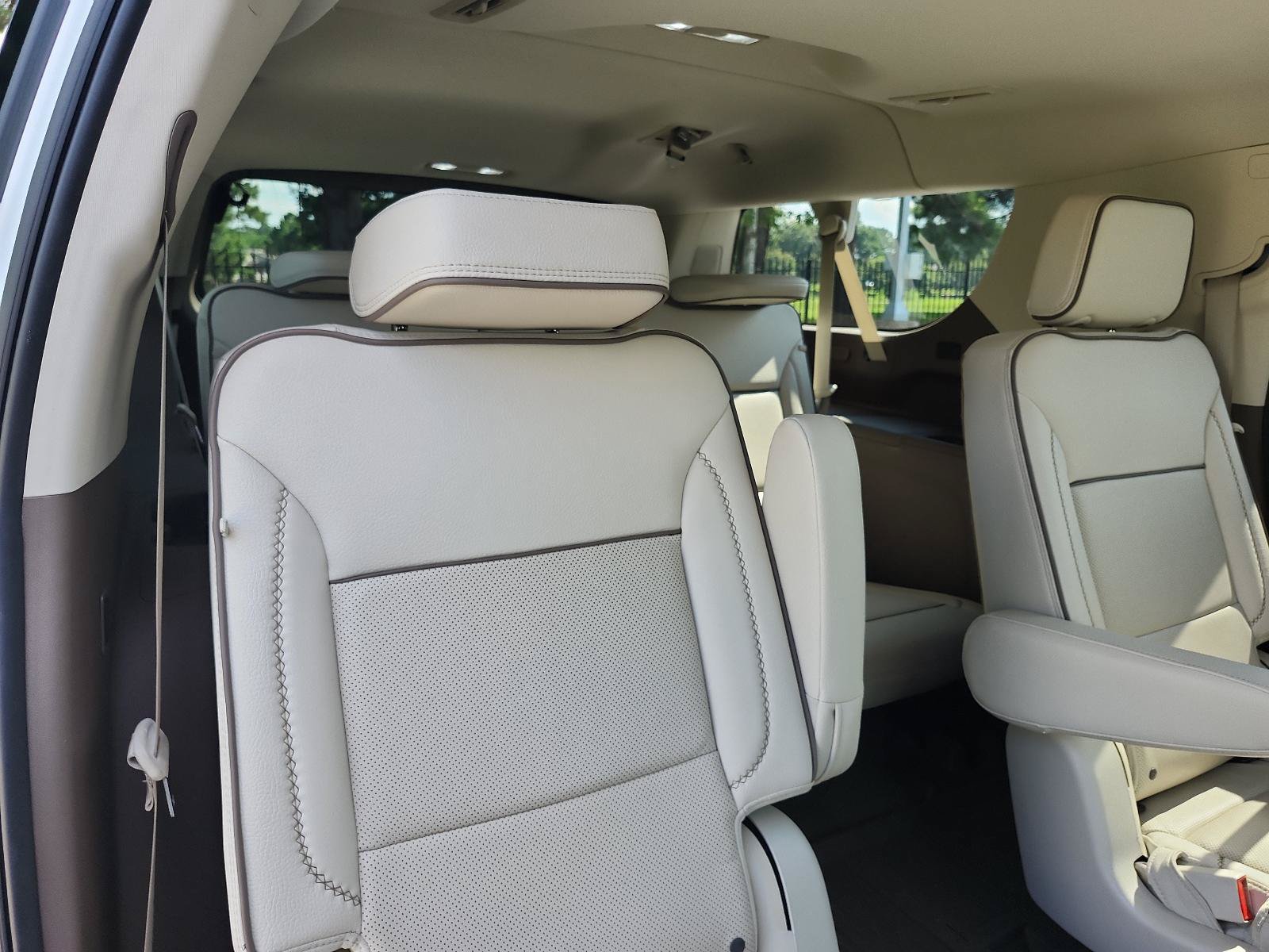 Certified 2023 GMC Yukon XL Denali w/ Denali Reserve Package AWD/4WD image 10