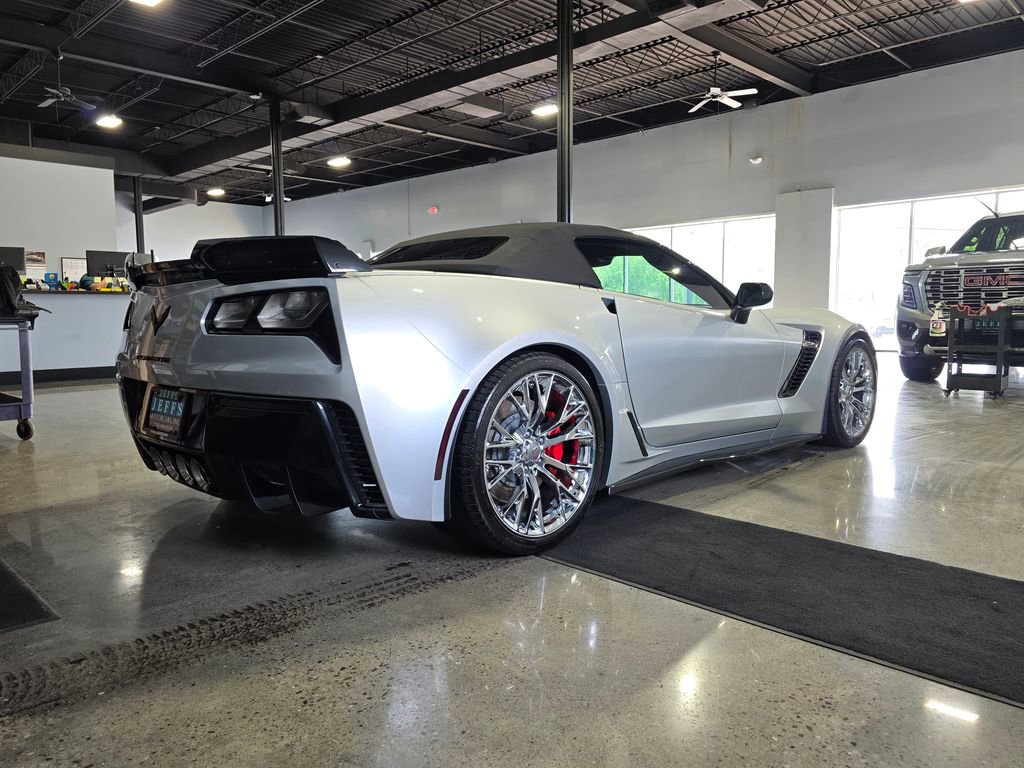Used 2016 Chevrolet Corvette Z06 w/ 3LZ Preferred Equipment Group RWD image 4