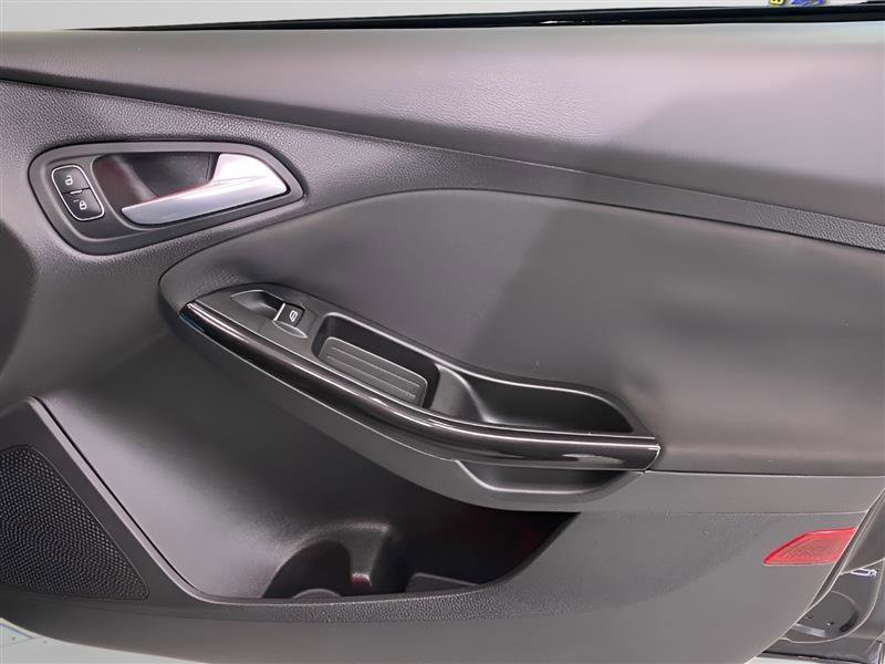 Used 2017 Ford Focus Titanium w/ Titanium Technology Package image 14