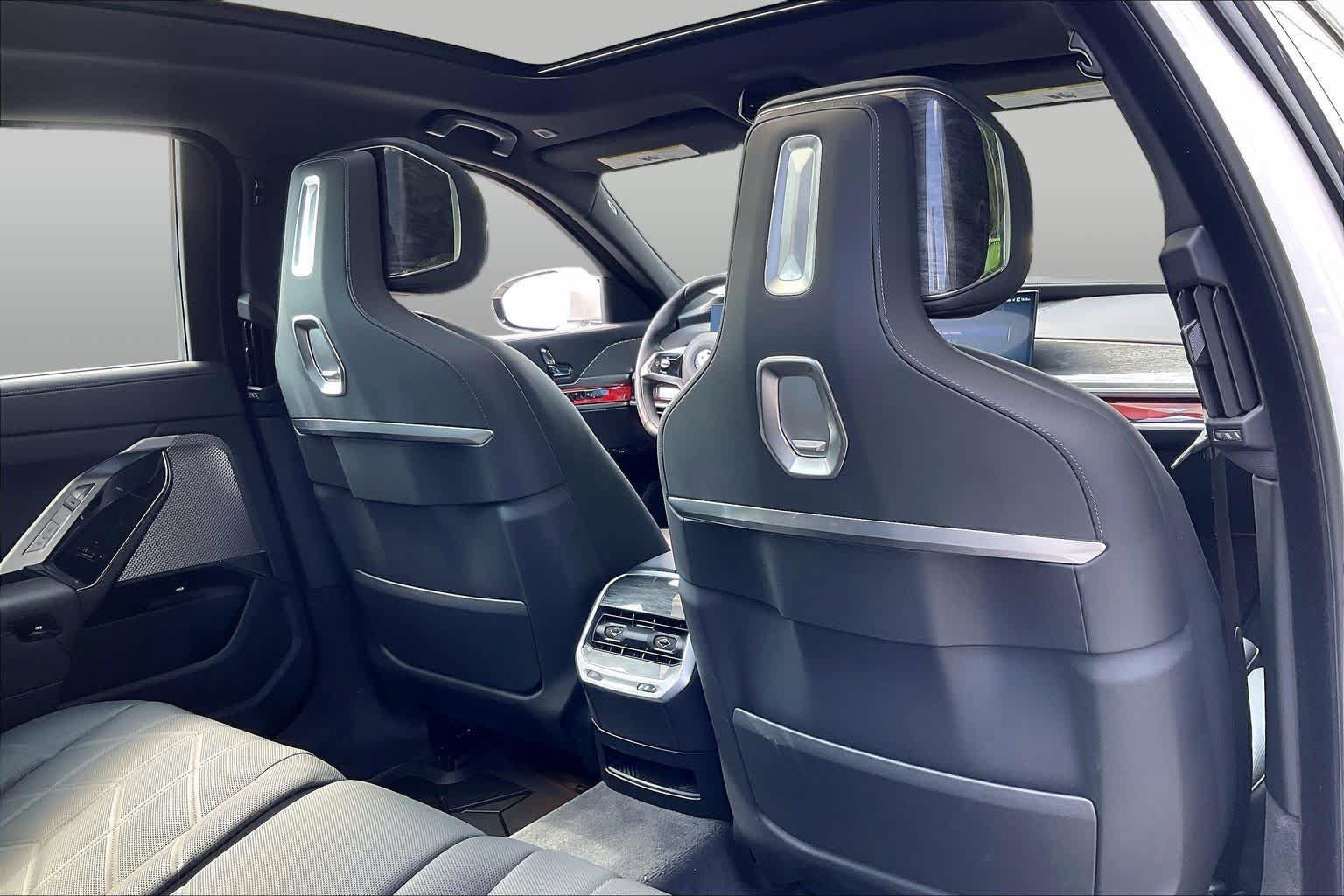 Used 2024 BMW i7 eDrive50 RWD image 20