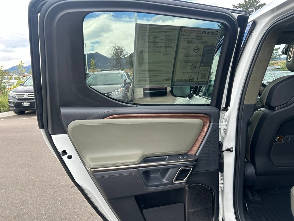 Used 2022 Rivian R1T Adventure AWD/4WD image 17