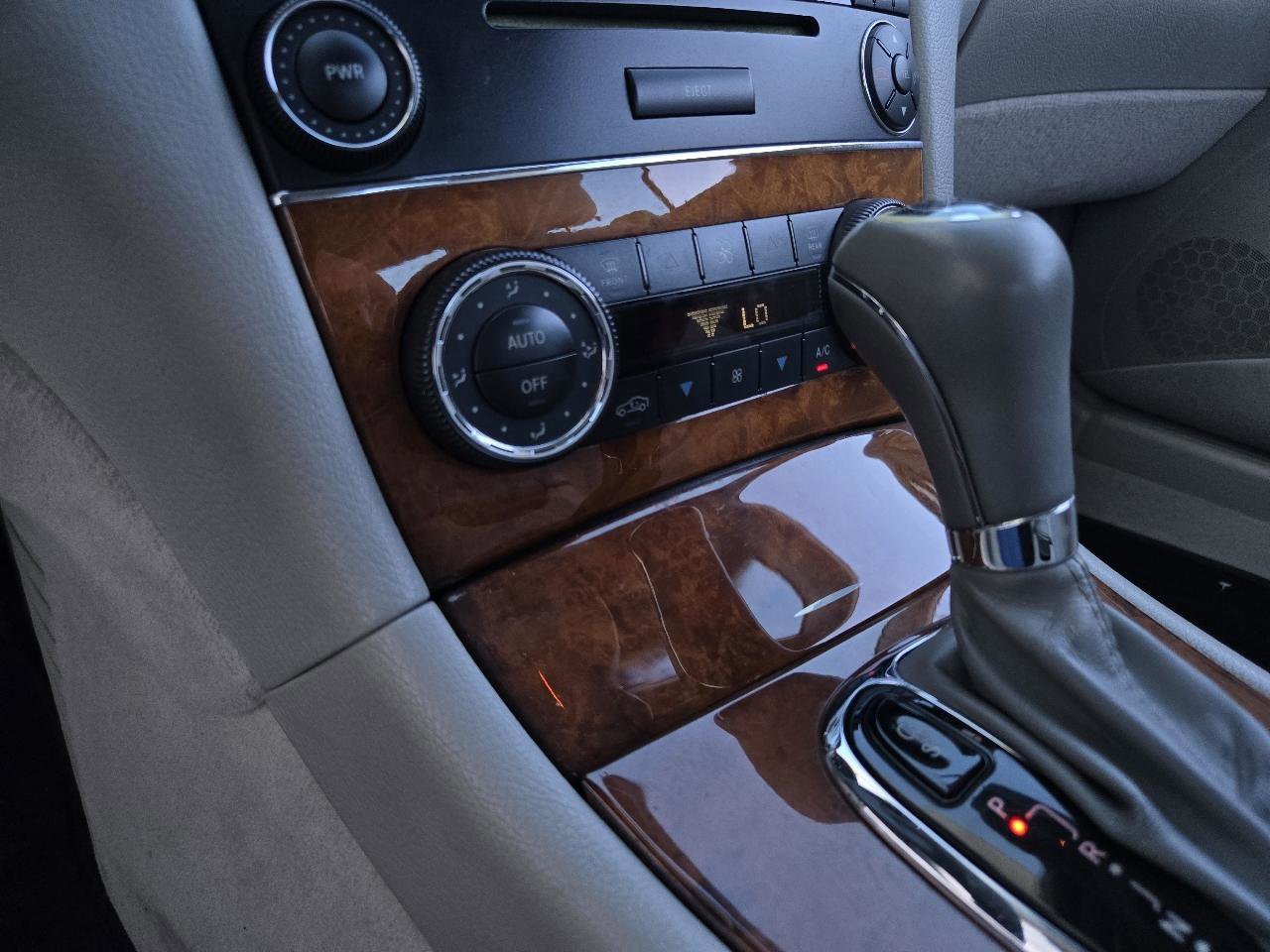 Used 2005 Mercedes-Benz CLK 500 Cabriolet image 36