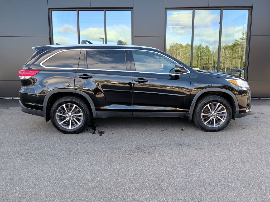 Used 2019 Toyota Highlander XLE image 5