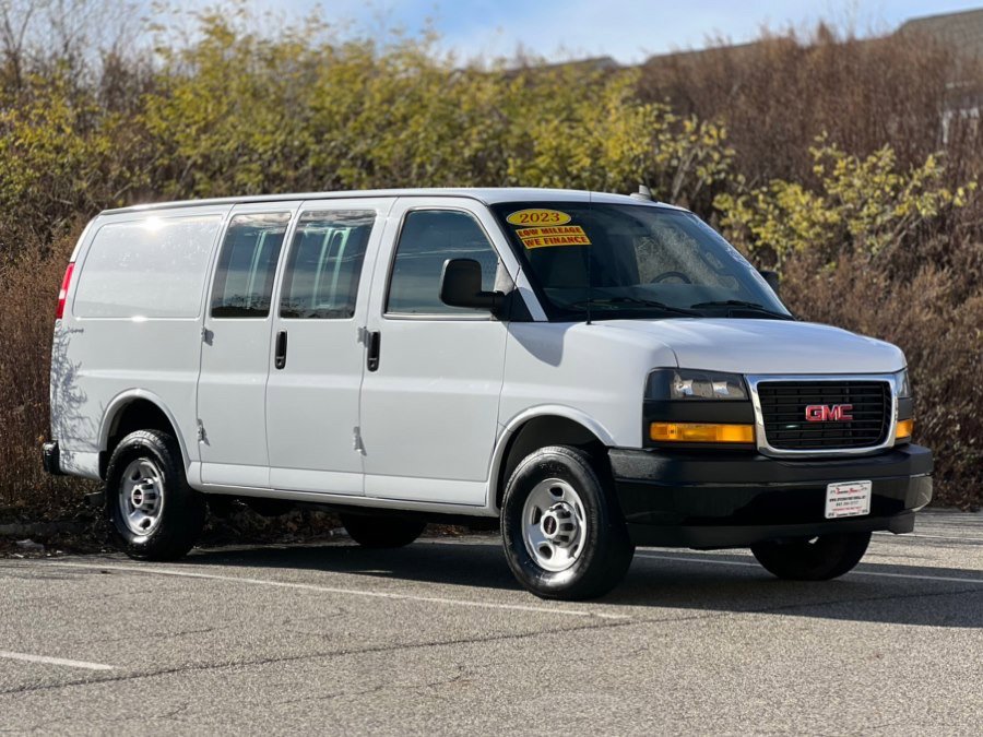 Used 2023 GMC Savana 2500 w/ Driver Convenience Package image 2