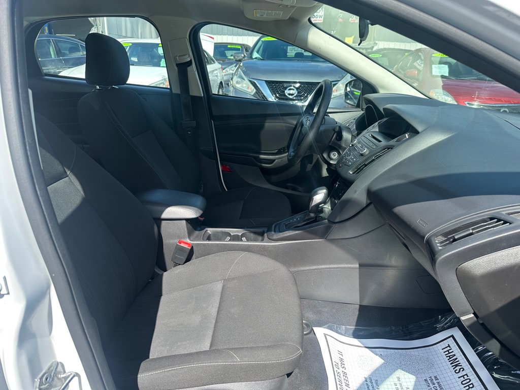 Used 2017 Ford Focus SE FWD image 13