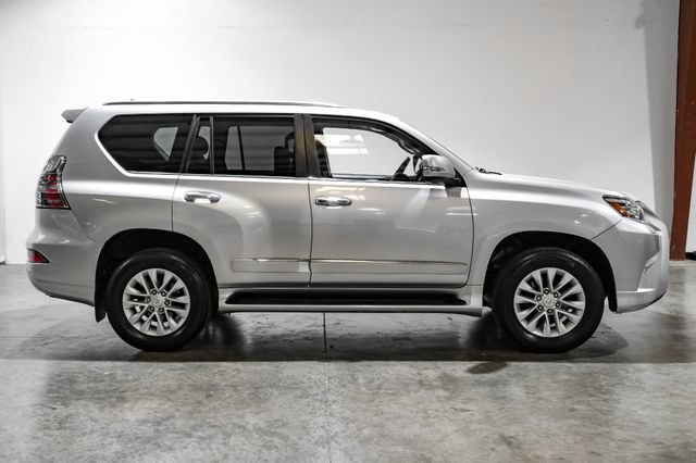 Used 2017 Lexus GX 460 Premium w/ Premium Package AWD/4WD image 9