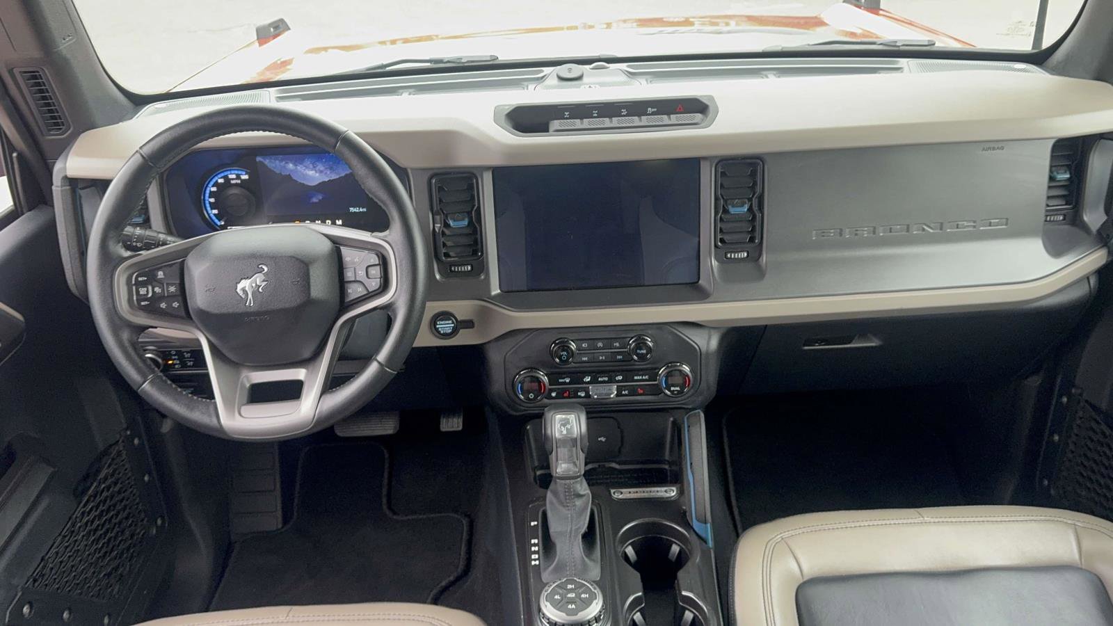 Used 2024 Ford Bronco Wildtrak image 13