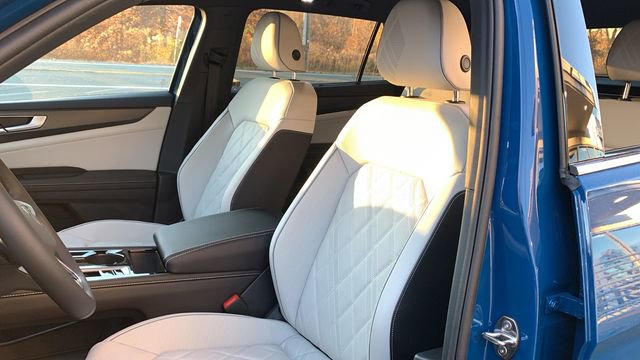 New 2025 Volkswagen Atlas Cross Sport SEL Premium R-Line image 12