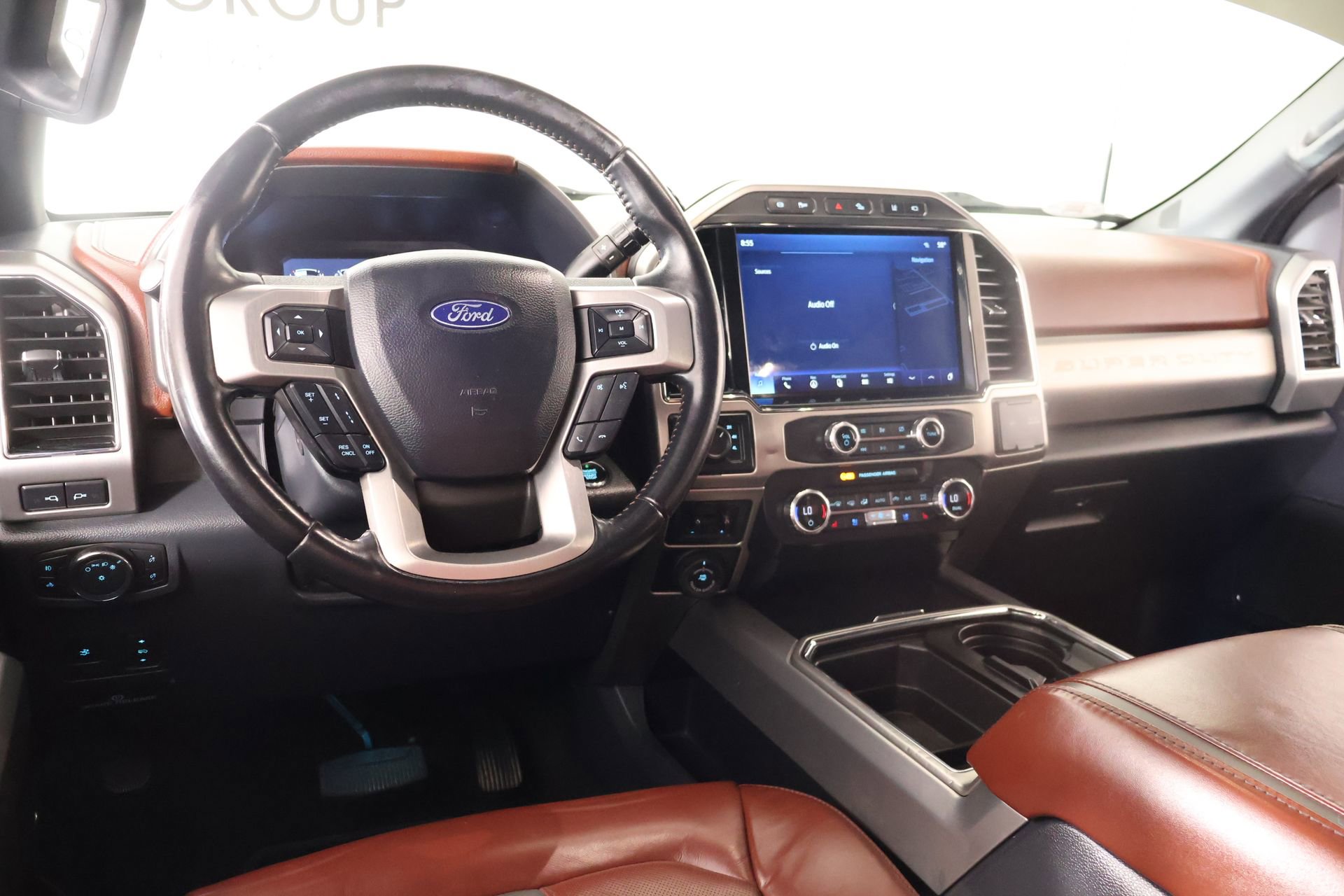 Used 2022 Ford F250 Platinum w/ Tremor Off-Road Package AWD/4WD image 2