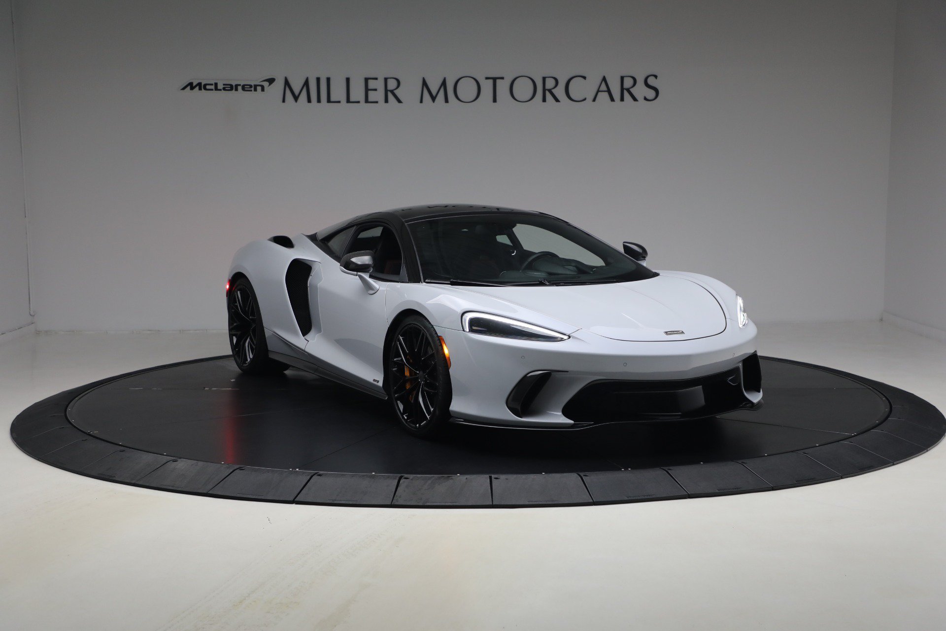 Used 2025 McLaren GTS RWD image 10