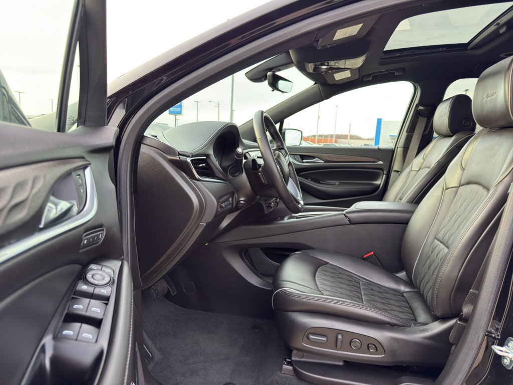 Used 2023 Buick Enclave Avenir w/ Avenir Technology Package image 12