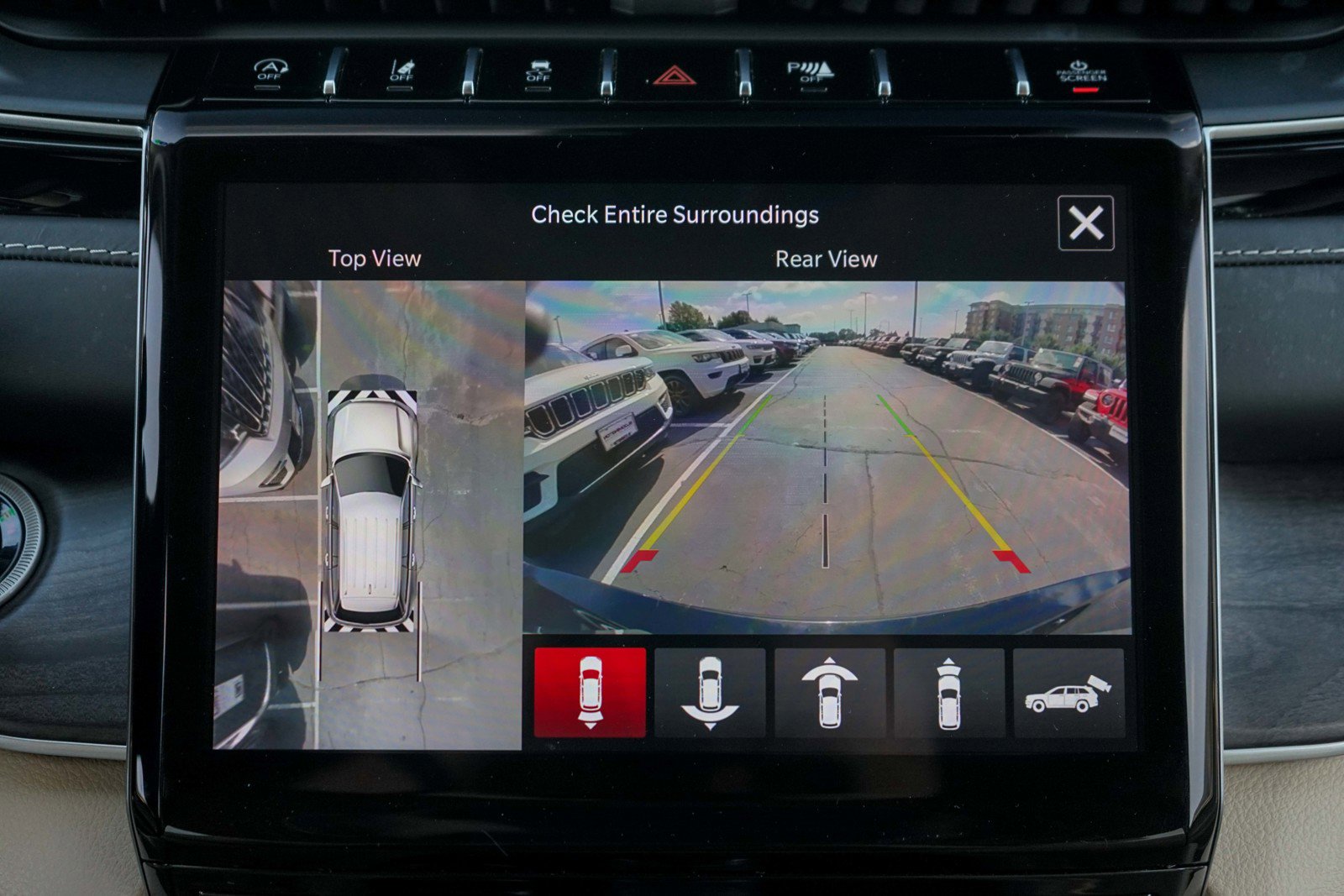 Used 2022 Jeep Grand Cherokee L Limited w/ Luxury Tech Group II image 16