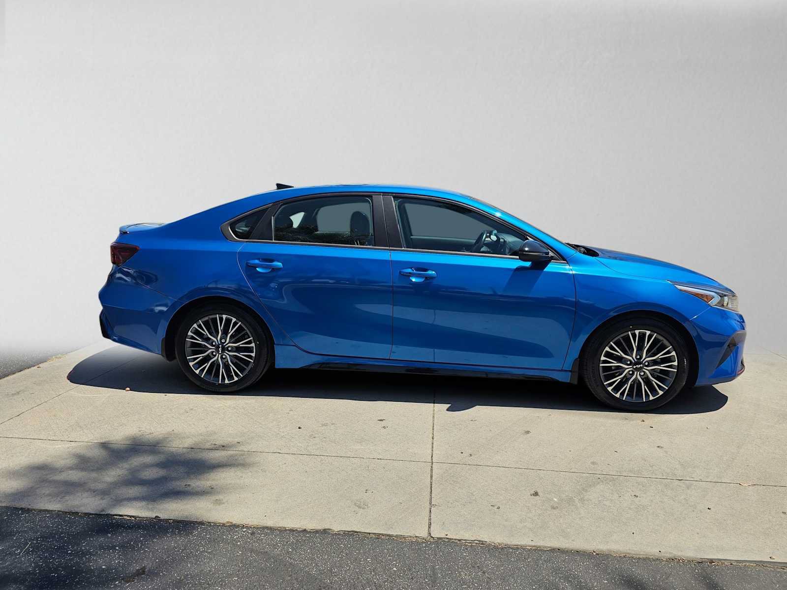Used 2023 Kia Forte GT-Line FWD image 2