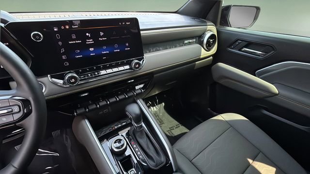 Used 2024 Chevrolet Colorado ZR2 w/ ZR2 Convenience Package III AWD/4WD image 26