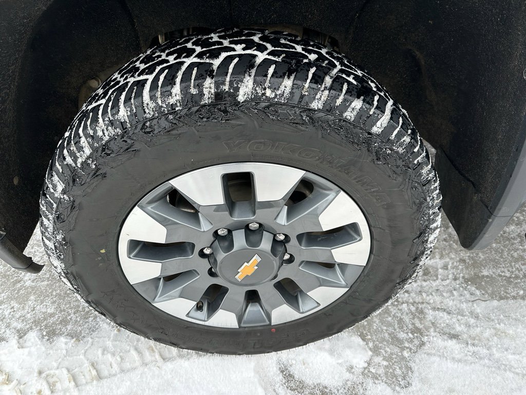 Used 2021 Chevrolet Silverado 2500 Custom w/ Custom Value Package image 14