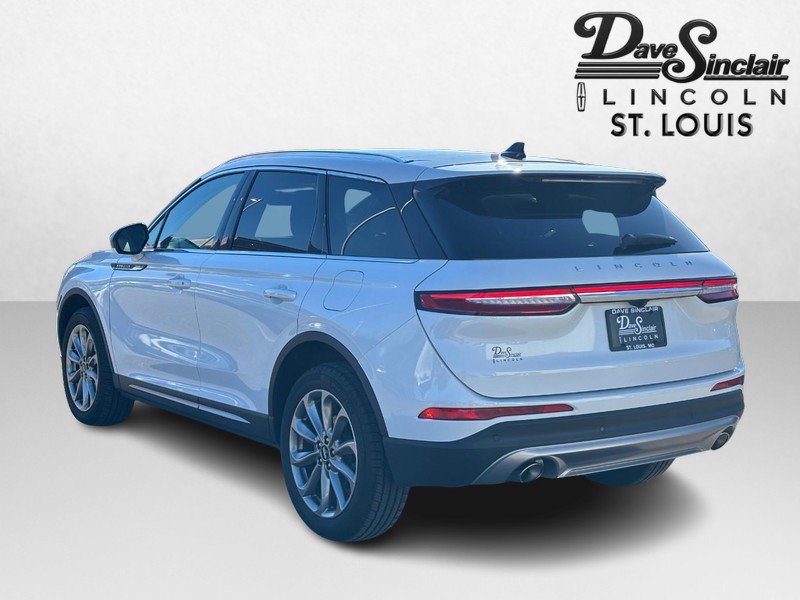 Used 2022 Lincoln Corsair AWD w/ Premium Package image 7