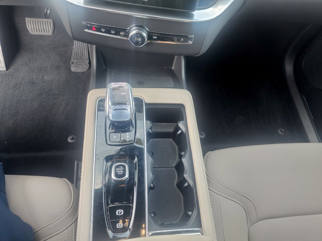 Certified 2026 Volvo XC90 B6 Plus w/ Protection Package Premier AWD/4WD image 22