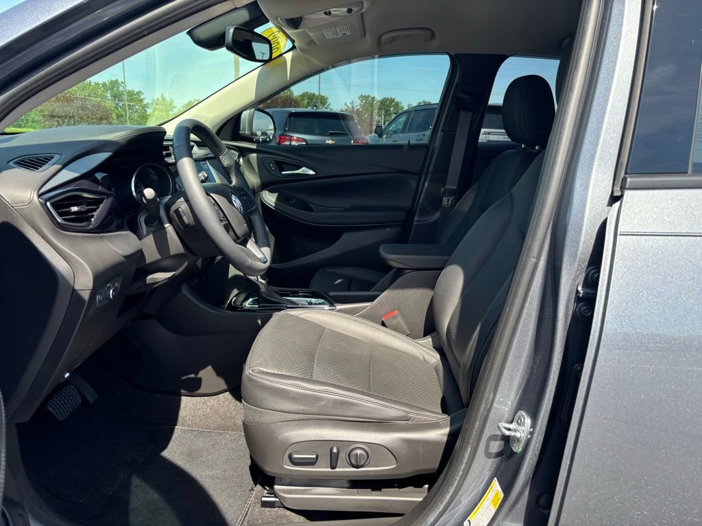 Used 2022 Buick Encore GX Essence FWD image 14