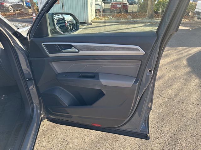 Used 2023 Volkswagen Atlas Cross Sport SE w/ Panoramic Sunroof Package image 34